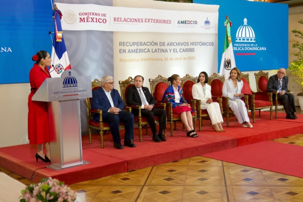 República Dominicana recibe donación de México para rescate de archivos históricos