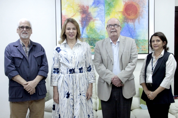 La ministra de Cultura visita el Archivo General de la Nación